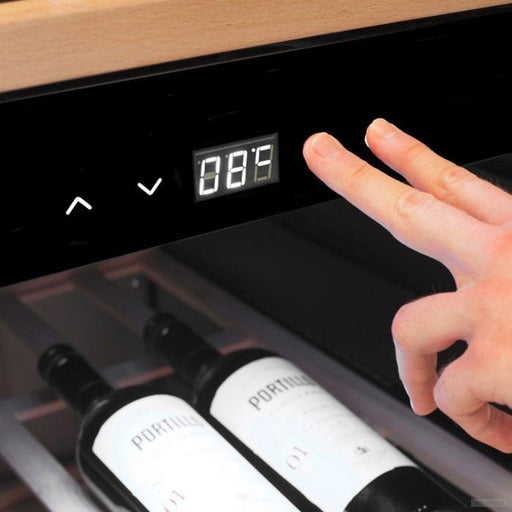 CASO WineChef Pro 40 črna vinska vitrina 70W-PRIROCEN.SI